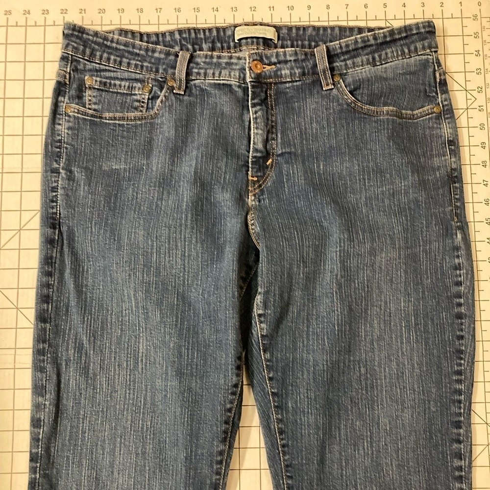 Levi’s Women’s Size 22W Perfectly Shaping Boot Cut 512 Jeans